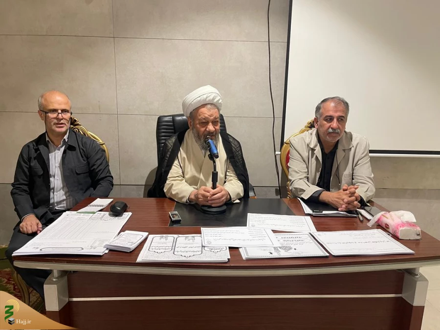 حجت الاسلام بهجتی:
برنامه های بعثه رهبری، نقش بسیاری در معرفت افزایی زائران عتبات دارد 2