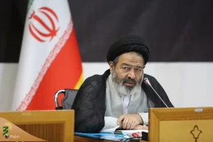 Supreme Leader's Representative in Hajj and Pilgrimage Affairs:
Providing Services to Atabat Pilgrims Needs to Be Improved 3
