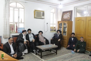 جناب حجه الاسلام والمسلمین حاج آقای نواب نماینده ولی فقیه در امور حج و زیارت با نماینده ولی فقیه در استان خوزستان دیدار و گفتگو کرد