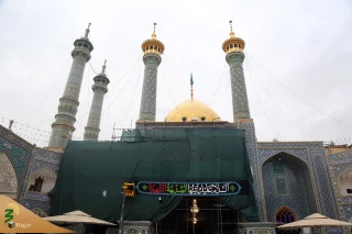 به مناسبت فرا رسیدن ایام فاطمیه؛

حرم حضرت فاطمه معصومه (س) سپاهپوش شد