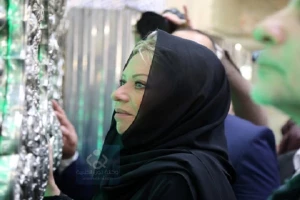 حجاب نماینده دبیرکل سازمان ملل در حرم امام حسین(ع)