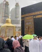 باران شدید در مسجدالحرام و حضور زائران در جوار کعبه 3