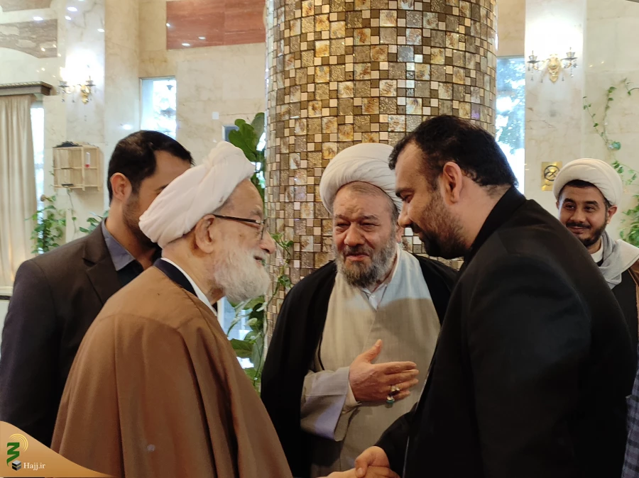 دیدار مسئول دفتر نمایندگی بعثه در کربلای معلی با آیت‌الله امامی کاشانی 3