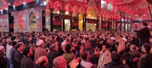عزاداری زائران حسینی در سالروز شهادت حضرت زهرا (س) 