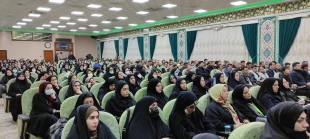 تکریم از کادر درمان ایام کرونا در حرم امام حسین(ع) با حضور وزیر بهداشت
 2