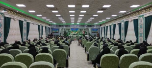 تکریم از کادر درمان ایام کرونا در حرم امام حسین(ع) با حضور وزیر بهداشت
 2