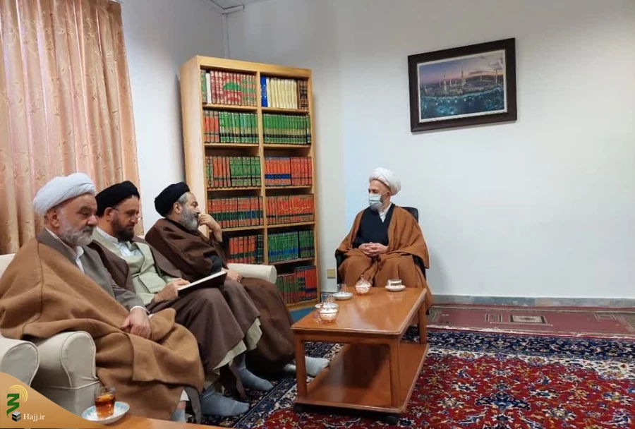 دیدار نماینده ولی فقیه در امور حج و زیارت با مراجع عظام تقلید 5