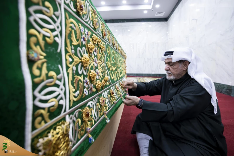 آماده‌سازی روکش ضریح مطهر حضرت ابوالفضل العباس (علیه‌السلام) 2