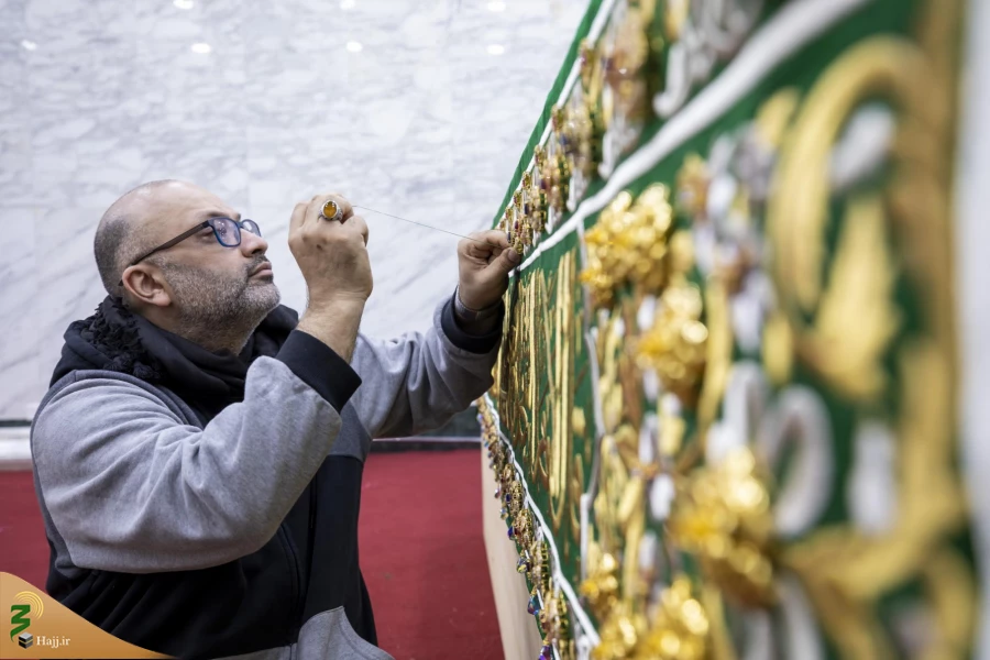 آماده‌سازی روکش ضریح مطهر حضرت ابوالفضل العباس (علیه‌السلام) 2