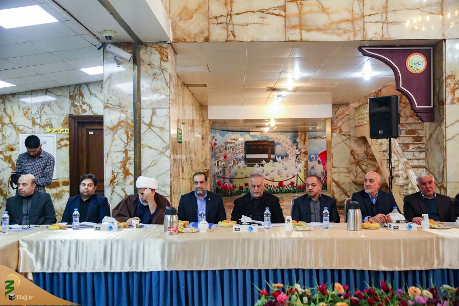 در نشست صمیمی رئیس سازمان حج و زیارت با کارگزاران زیارتی مطرح شد؛

5 برنامه ریزی مهم برای زائران عتبات عالیات و تاثیر آن در کاهش قیمت سفر 2
