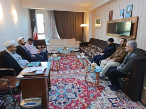 دیدار نوجوان ایرانی حافظ کل قرآن با نماینده بعثه مقام معظم رهبری در عراق 