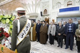 تم ذلك من خلال حضور في مرقد مؤسس الثورة الإسلامية 2