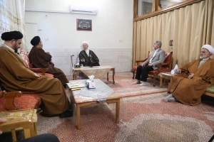 آیت الله العظمی مکارم شیرازی:  

پوشش و آراستگی زائران ایرانی در حج باید شایسته ایرانی مسلمان باشد