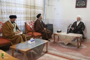 Grand Ayatollah Makarem Shirazi:
Costume and adornment of Iranian pilgrims in Hajj Rituals Should Suit Muslims 2