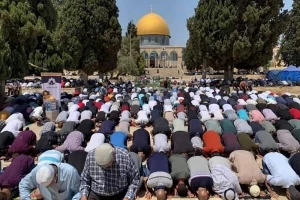 اقامه نمازجمعه با حضور ۶۰ هزار فلسطینی در مسجدالاقصی