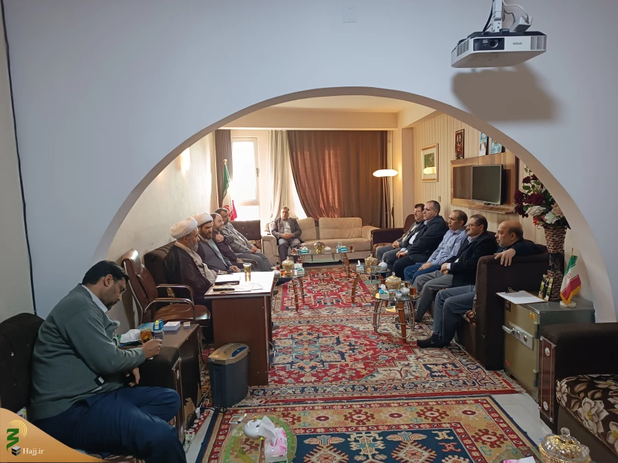 دیدار معاون عتبات  عالیات سازمان حج و زیارت با نماینده بعثه مقام معظم رهبری درعراق  5