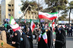 برپایی غرفه فرهنگی مجموعه حج و زیارت در راهپیمایی یوم الله 22 بهمن+عکس 10