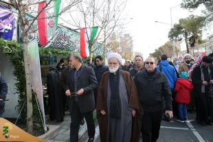 برپایی غرفه فرهنگی مجموعه حج و زیارت در راهپیمایی یوم الله 22 بهمن+عکس 11