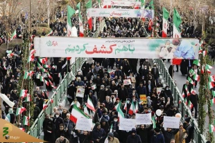 برپایی غرفه فرهنگی مجموعه حج و زیارت در راهپیمایی یوم الله 22 بهمن+عکس 18