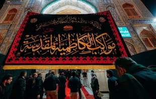 پرچم گنبدهای حرم کاظمین تعویض شد 4