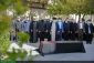 اقامه نماز رهبر معظم انقلاب بر پیکر همسر شهید آیت‌الله مطهری 2