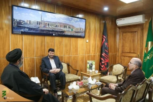 Red Crescent Society Chairman meets with the Supreme Leader's representative in Hajj and Pilgrimage affairs 4