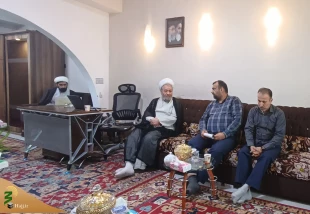  برگزاری جلسه هماهنگی مراسم تحویل سال در حرم امام حسین (ع) در بعثه مقام معظم رهبری برگزار گردید. 2