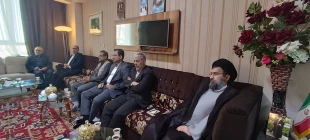  برگزاری جلسه هماهنگی مراسم تحویل سال در حرم امام حسین (ع) در بعثه مقام معظم رهبری برگزار گردید. 2