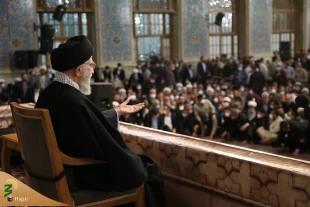 رهبر انقلاب اسلامی در اجتماع زائران و مجاوران حرم مطهر رضوی علیه‌السلام:

تحول یعنی رفع نقاط معیوب؛ منظور دشمن از دگرگونی تغییر هویت جمهوری اسلامی است 3