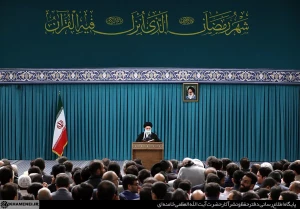 رهبرانقلاب: 

تلاوت قاری باید با هدف تأثیرگذاری بر مخاطب باشد نه آوازخوانی / هر مسجد را یک پایگاه قرآن قرار دهید