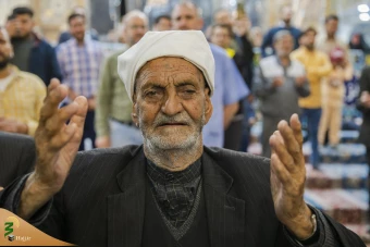 مراسم تحویل سال ۱۴۰۲ در حرم امام حسین علیه السلام 14