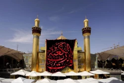 برافراشته شدن پرچم عزا در حرم امیرالمومنین علی علیه‌السلام 3