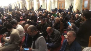مراسم احیاء زائران ایرانی درشب ۱۹ ما ه رمضان در صحن حضرت زهرا(س) 6