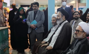 بازدید نماینده ولی فقیه در امور حج و زیارت از بخش حوزوی نمایشگاه بین‌المللی قرآن کریم 8