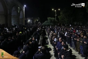 حضور ده‌ها هزار فلسطینی در نماز صبح روز جمعه ماه رمضان 3