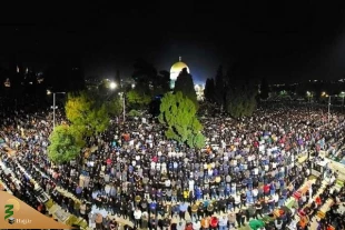 حضور پرشور فلسطینیان در احیای شب ۲۷ رمضان مسجد الاقصی 3