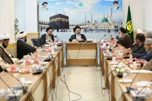 در قم برگزار شد؛

نشست سخنرانان و مداحان اعزامی به حج با نماینده ولی فقیه در امور حج و زیارت