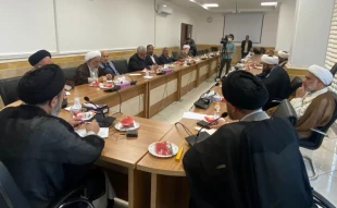 در قم برگزار شد؛

نشست سخنرانان و مداحان اعزامی به حج با نماینده ولی فقیه در امور حج و زیارت 2