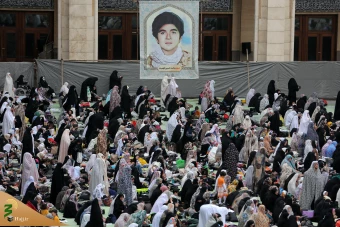 اقامه نماز عید فطر به امامت مقام معظم رهبری 15