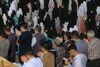 اقامه نماز عید فطر به امامت مقام معظم رهبری 17