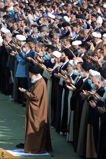 اقامه نماز عید فطر به امامت مقام معظم رهبری 40