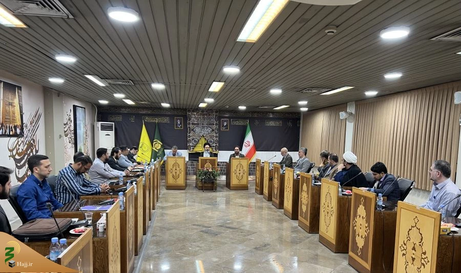 عنایت رهبر معظم انقلاب اسلامی به قرآن و قاریان/ توصیه هایی برای مهمانی حاجیان در سرزمین وحی 2