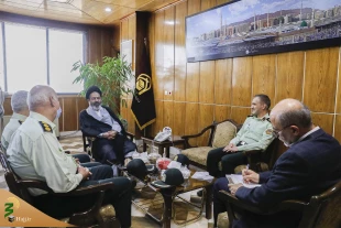 لقاء قائد شرطة مطار البلاد برئيس الحجاج إلايرانيين 4