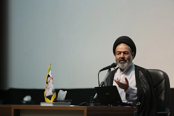 طلب حجة الإسلام نواب من الخدام الثقافيين أن يأخذوا على محمل الجد إحياء التقاليد في الحج.