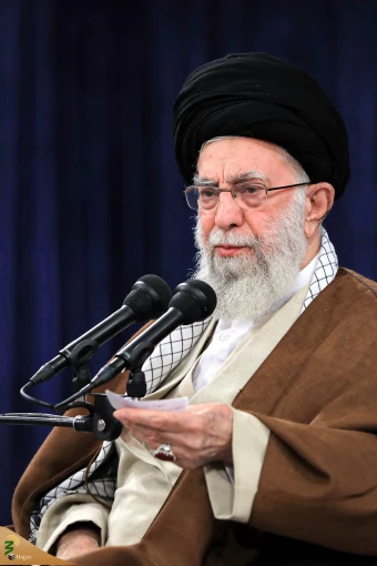 دیدار جمعی از کارگزاران حج با رهبر انقلاب 40