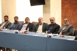 دیدار مداحان بعثه مقام معظم رهبری در عتبات عالیات با نماینده ولی فقیه در امور حج و زیارت در قم 4