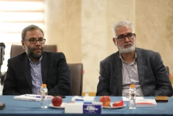 دیدار مداحان بعثه مقام معظم رهبری در عتبات عالیات با نماینده ولی فقیه در امور حج و زیارت در قم 13
