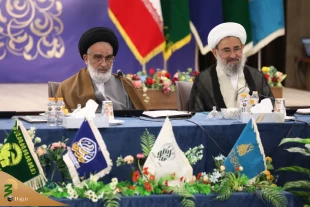 تولیت آستان مقدس حضرت معصومه (س):

جلسات فقه الزیاره برای طلاب شاغل در اعتاب مقدس تشکیل شود 5