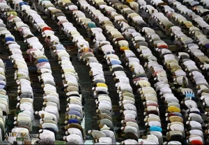 فضیلت‌ اقامه نماز در مسجدالحرام و مسجدالنبی