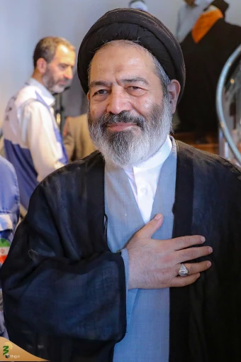 دیدار صمیمی سرپرست حجاج ایرانی با زائران کشورمان درمدینه منوره _ 1 4